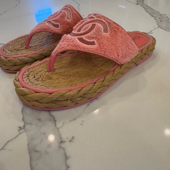 Chanel terry cloth pink sandals - Picture 3 of 7